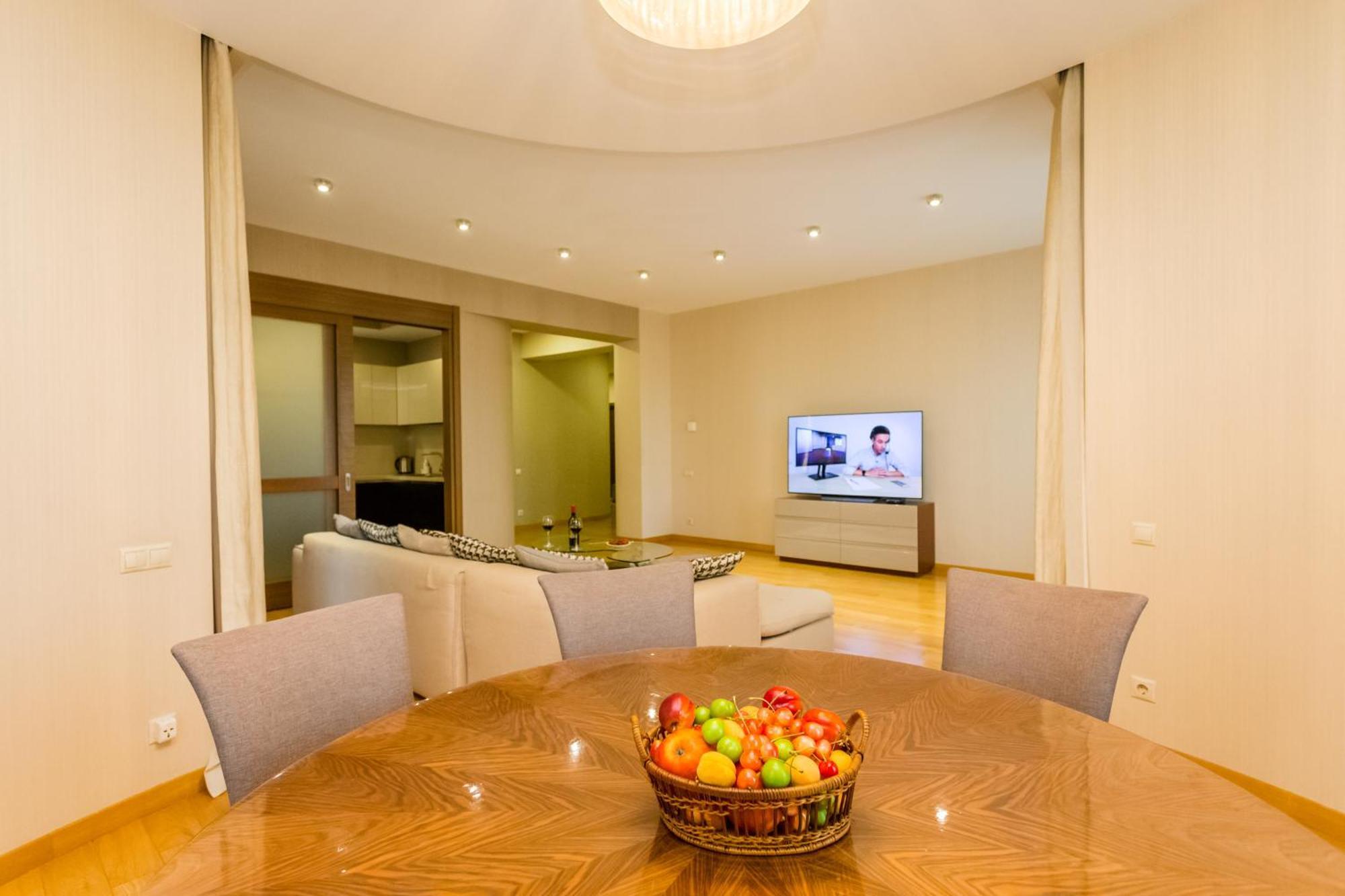 The Grand Apartment Lll تبليسي المظهر الخارجي الصورة